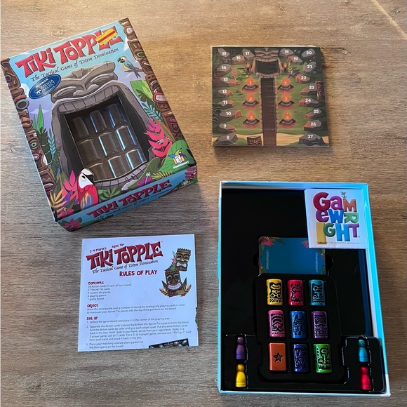 Gamewright TIKI TOPPLE -The Tactical Board Game of Totem Domination New Open Box - Picture 3 of 3